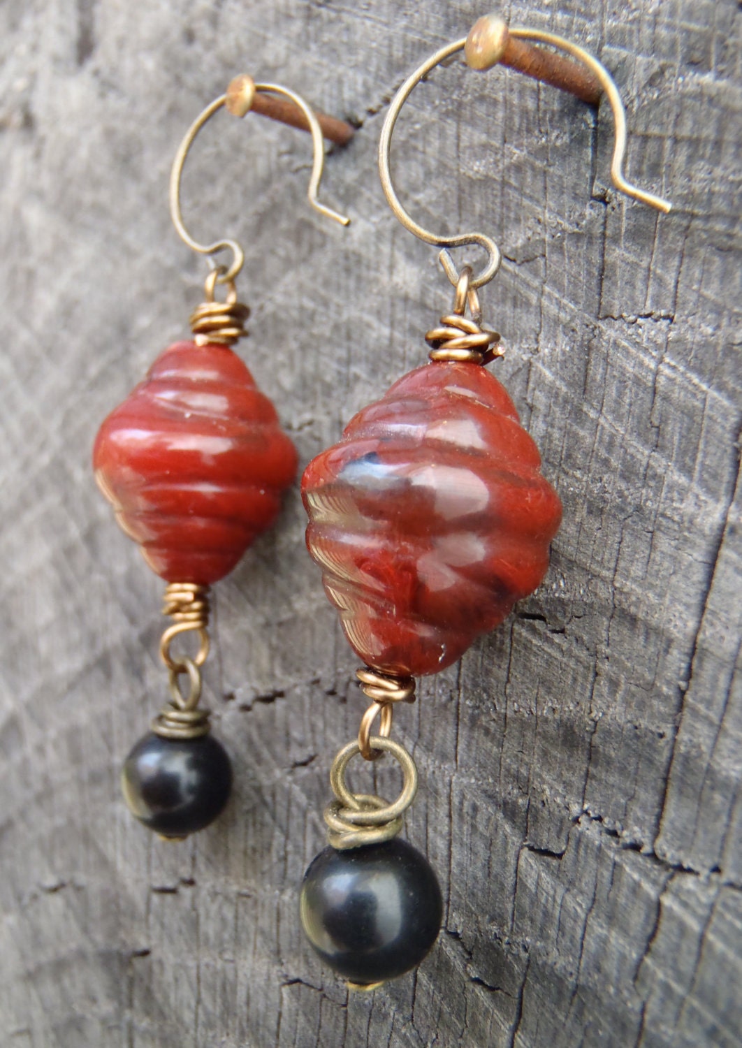 E189 Red and Black Dangle Earrings