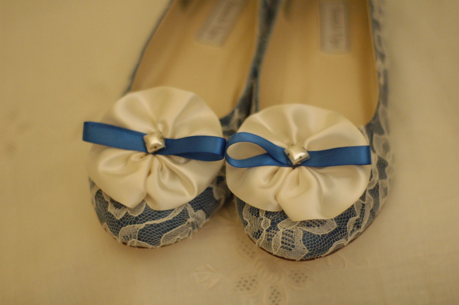 SALE SIZE 9 Marie Antoinette Navy and Ivory Big Ruffle Low Pumps