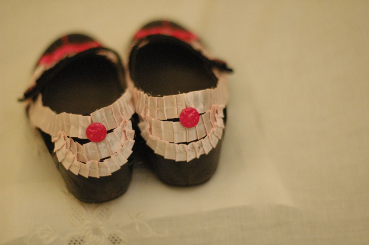 SALE - 50% OFF - Marie Antoinette Pink and Black Shoes