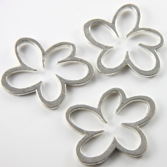 4pcs Oxidized Silver Tone Base Metal Links-Flower 45x37mm (Large) (9061Y-H-164A)