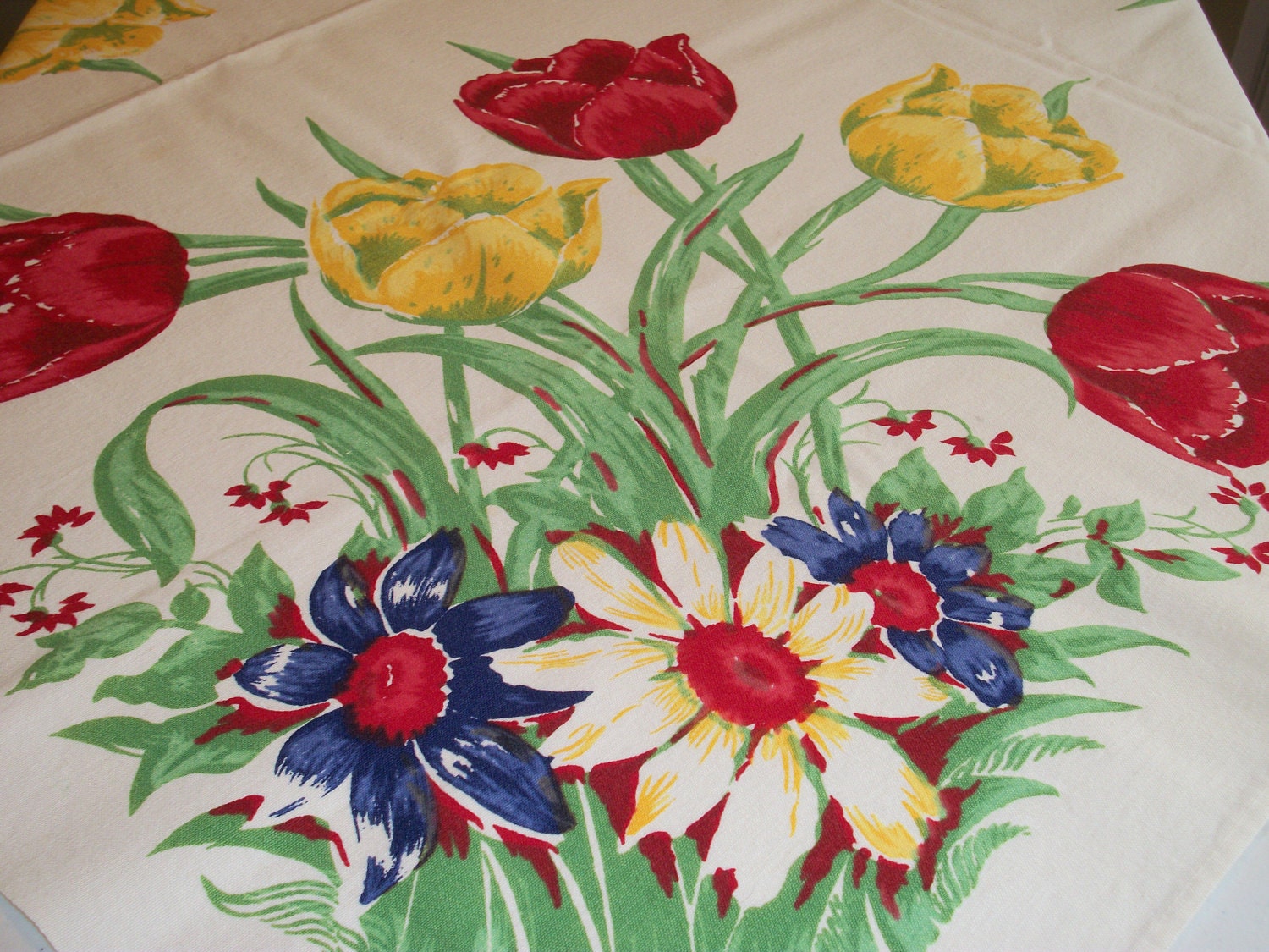Vintage Spring Tulip Floral Tablecloth