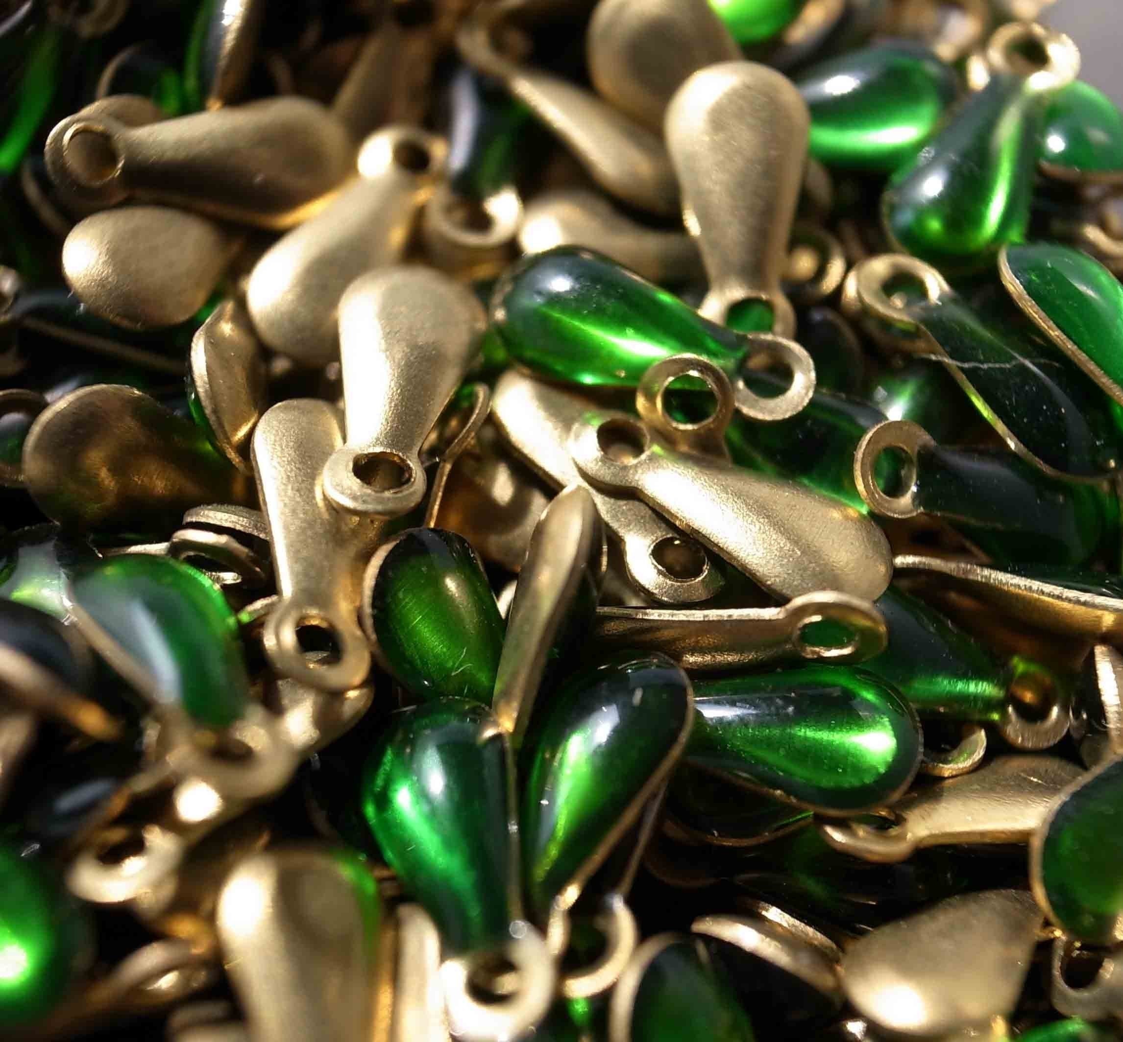 35 Vintage green enamel epoxy color on brass tiny drop beads charm