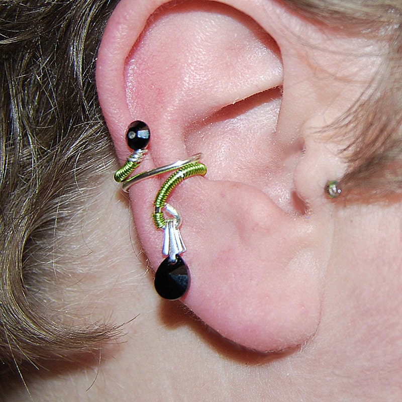 Dysnomia III v3: Elegant peridot wire wrapped ear cuff with black Swarovski crystals, No piercing needed