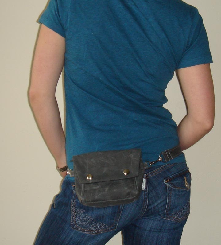 Convertible Hip Pouch - Waxed Canvas in Charcoal Gray