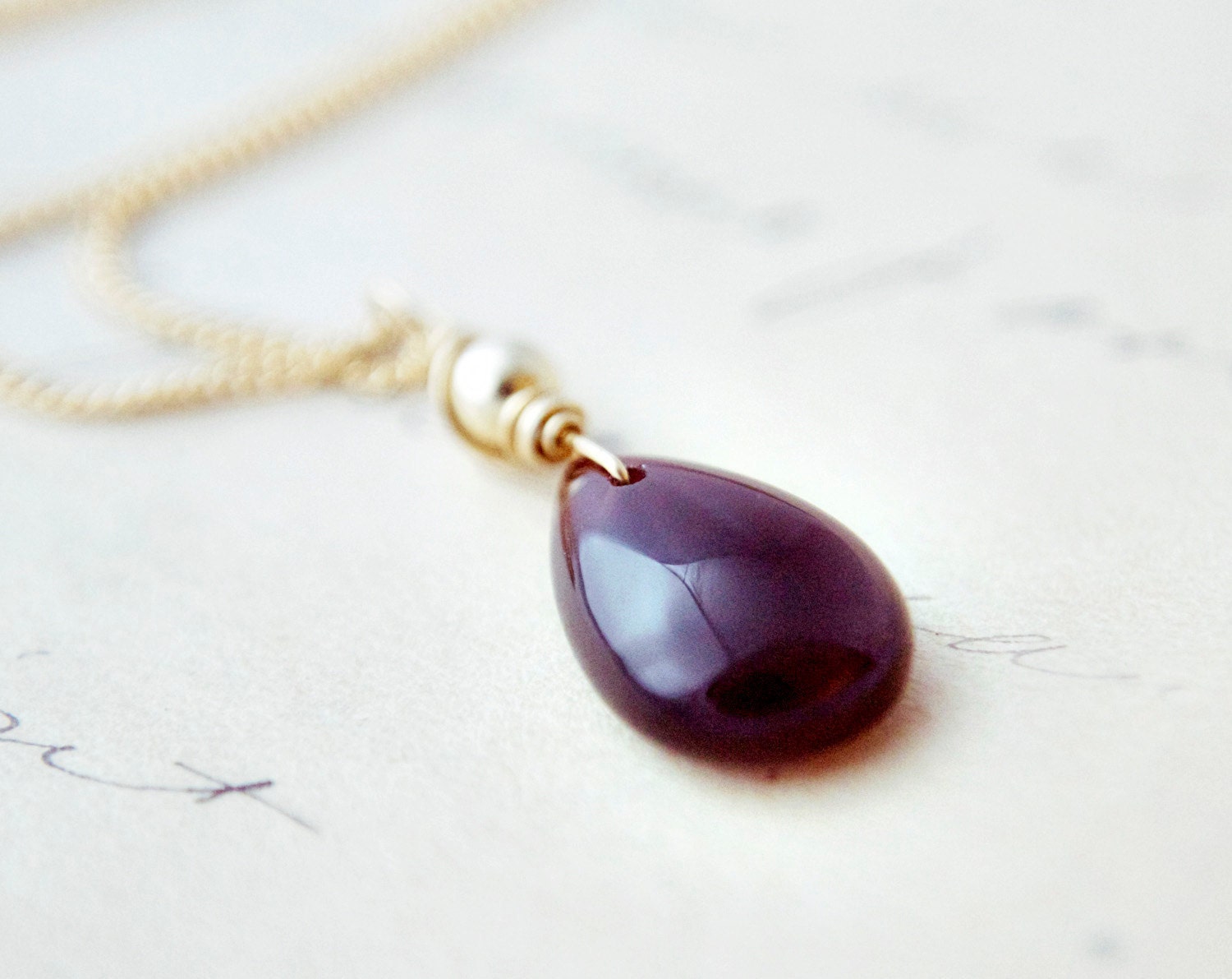 Oxblood Jewelry Gemstone Necklace Cat's Eye Scapolite Red Gold PoleStar