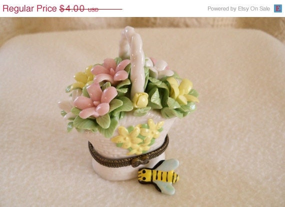 Vintage Hinged Trinket Box Porcelain Flower Basket Bee