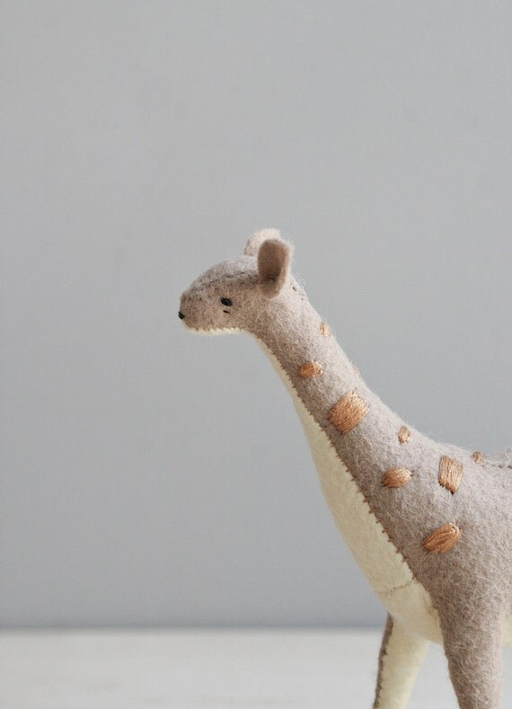 giraffe / soft sculpture animal