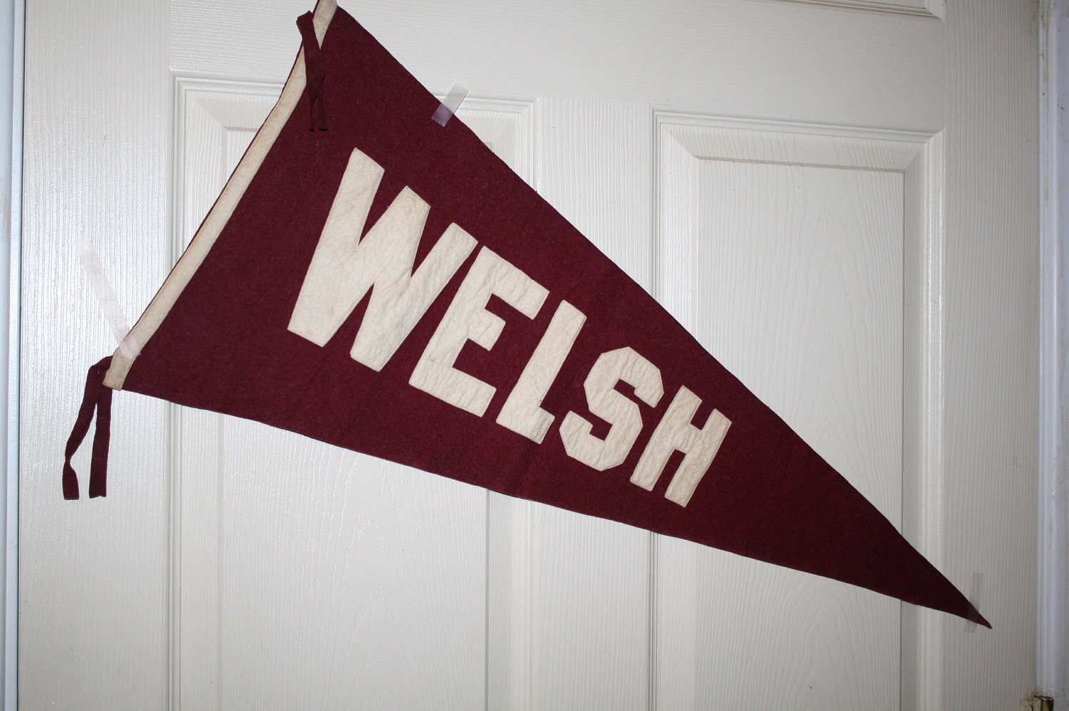 Rare find 20,s WELSH,LA.  Felt Pennant, sewned letters, Welsh High School, Welsh, Louisanna, in excellent condition,32" LONG