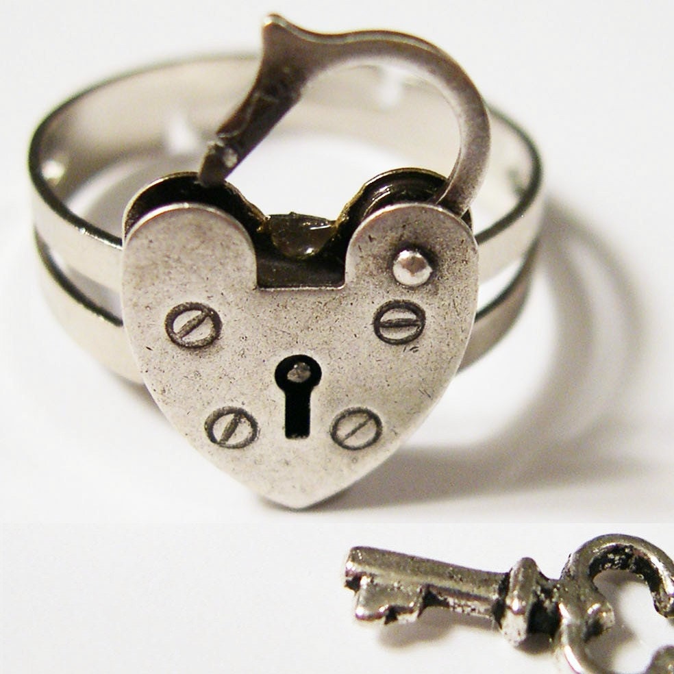 Mini Opening Closing Vintage Padlock Adjustable Ring - Unlock My Heart