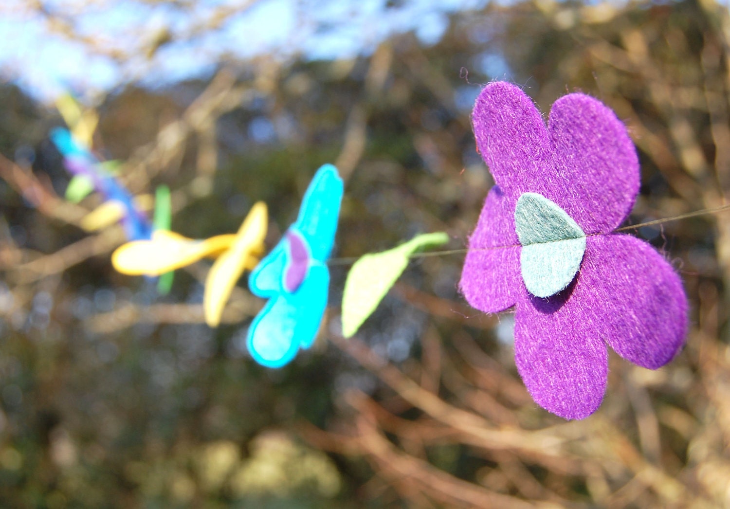 Springtime Flower Garland - A Colourful Felt Decoration