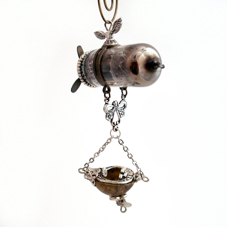 Steampunk Airship, Zeppelin, Dirigible - Journey to the Past