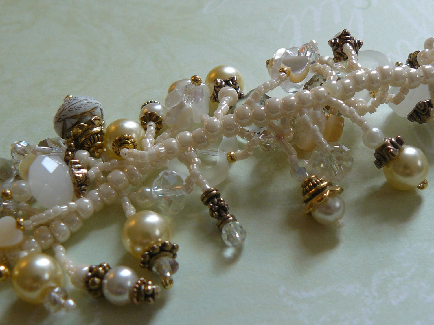 Luxurious Pearl and Crystal Bracelet - Bridal Gift - Mother's Day Gift