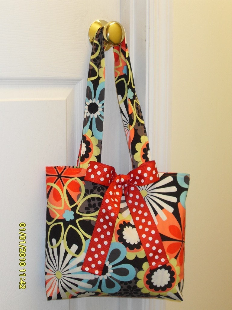 GROOVY GURLZ FAR OUT FLOWER REVERSIBLE BAG