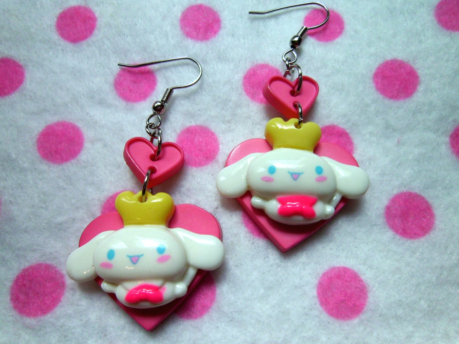 Sanrio Cinnamon Roll Heart Button Earrings