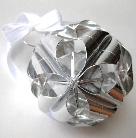 Origami Ornament - Silver Arabesque Medium 12