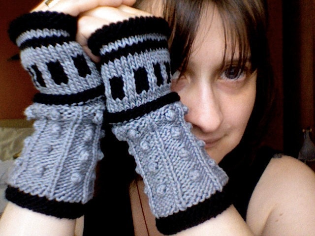 The Oncoming Storm: Dalek inspired Wristers Pattern PDF