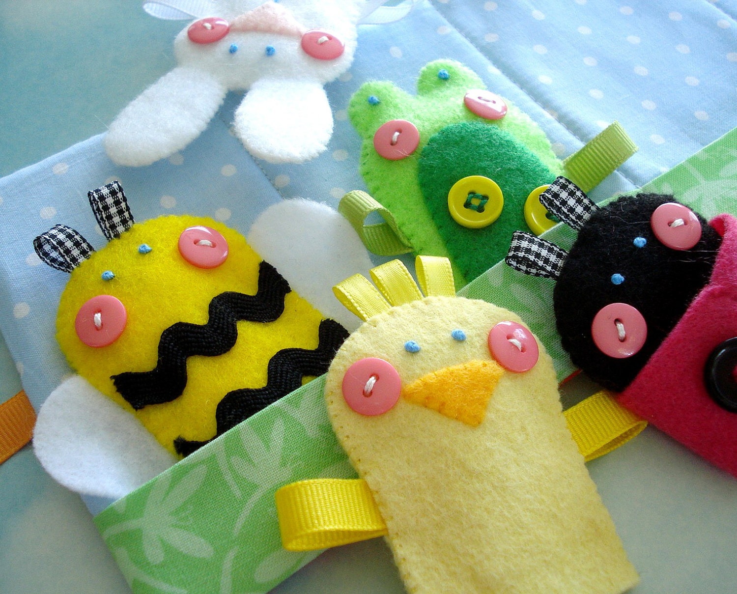 Spring Felt Finger Puppets Sewing Pattern - PDF ePATTERN for Chick, Bunny, Bumble Bee, Ladybug, Frog & Carrying Case