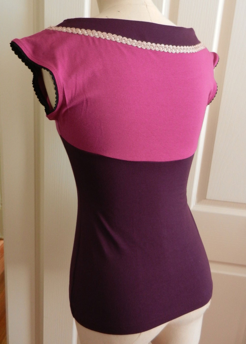 Pink Purple Top, Designer Jersey Knit Top, Sweetheart Neckline, Boat Neck, Cap Sleeve, Fitted Body, Color Block, Vintage Metallic Braid