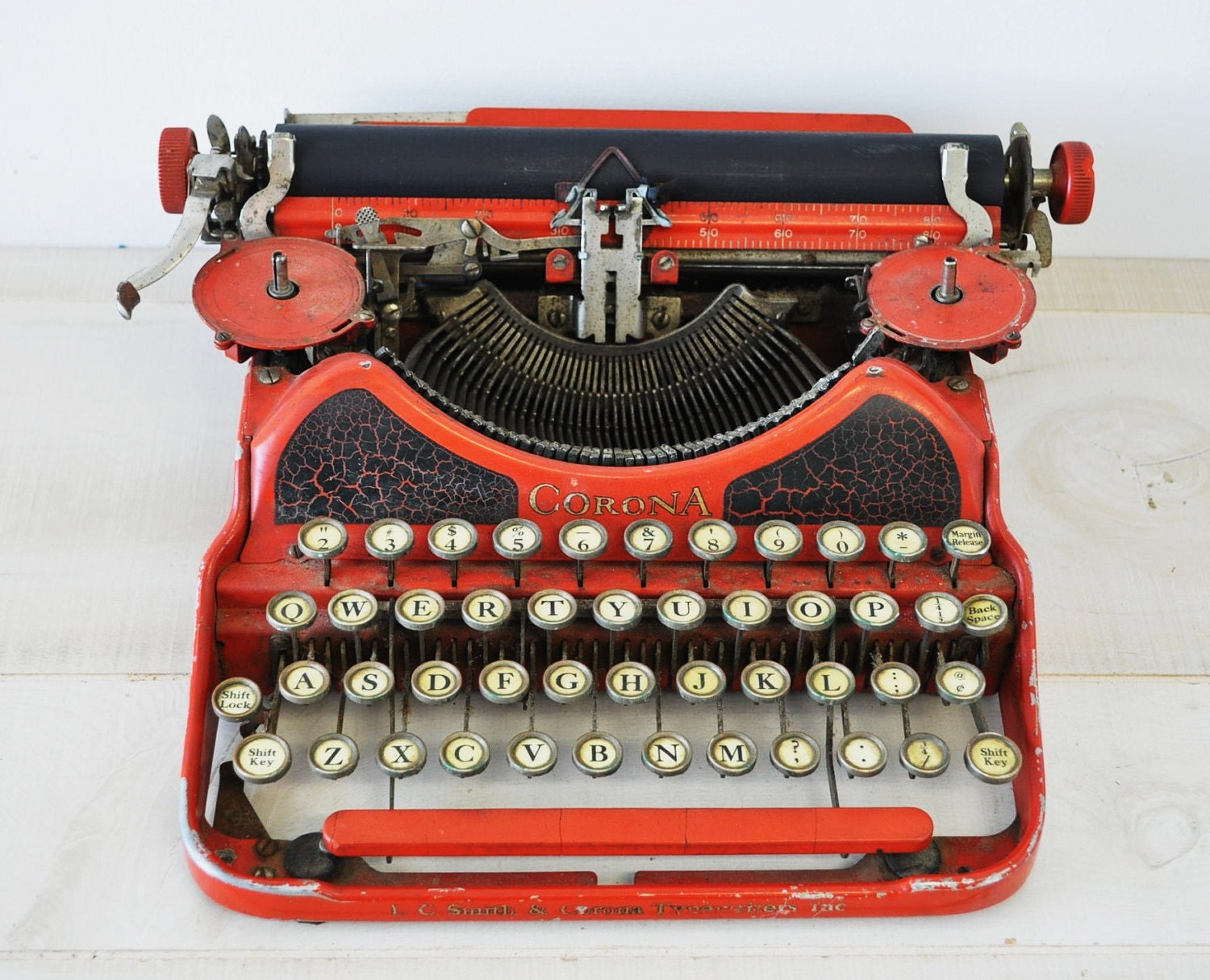 amazing antique Smith Corona 1926 MODEL 4 portable typewriter --- rare red color