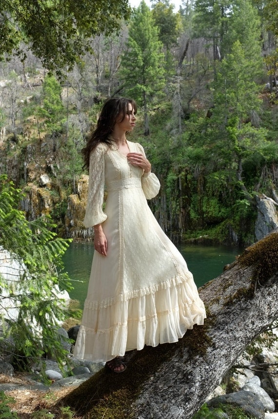 Gunne Sax Bohemian Lace Wedding Gown