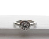Platinum tapered solitaire