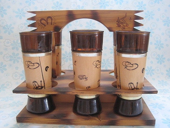 6 Siesta Ware Blond Wood and Amber Cowboy Design Tiki Bar Glasses with Wood Caddy