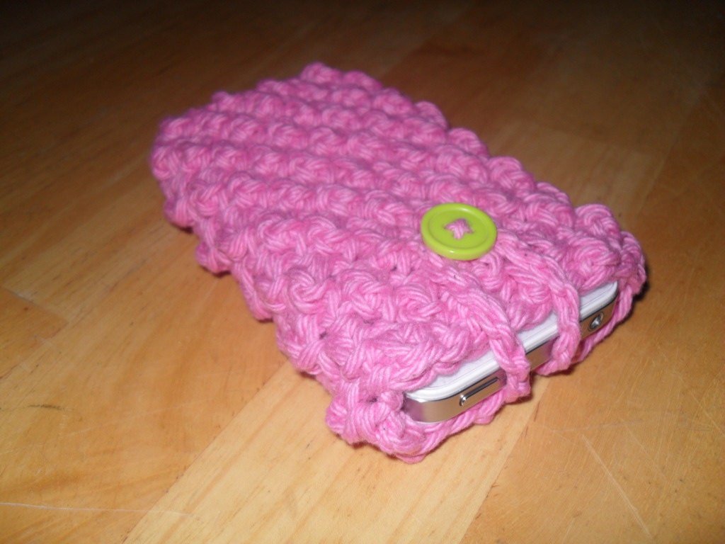 Simply chic crocheted iphone cozy ipod touch case cell phone cozy in cotton candy pink