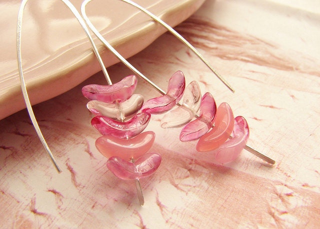 Pink glass dangle earrings, sterling silver hammered dangle, pink opal fuchsia glass drop earrings