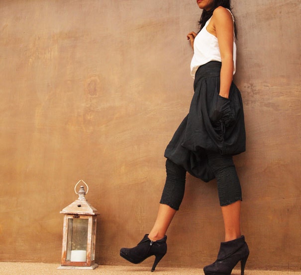 Helena Pants...Mixed silk floral Black  (S-L)