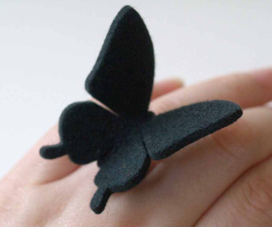 BUTTERFLY RING - 100% wool felt -  Glamour Black - large swallowtail