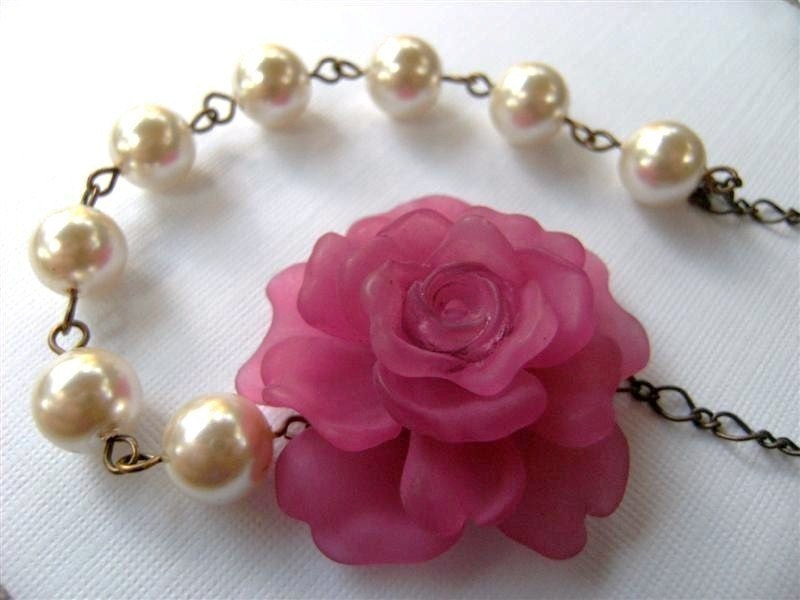 Necklace Vintage Style Pink Peony and Pearl