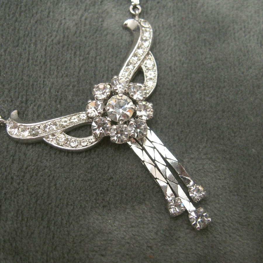 Vintage Rhinestone Necklace Tassel Elegant N3082