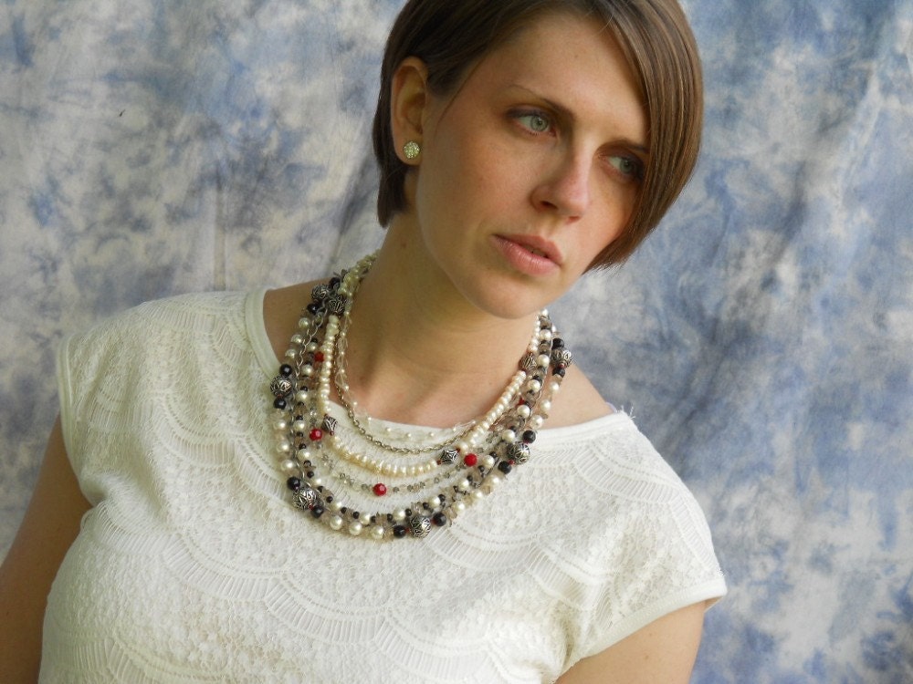 Pachelbel's Canon on the Electric Guitar- pearl, Swarovski, chain, red, black, white, wedding