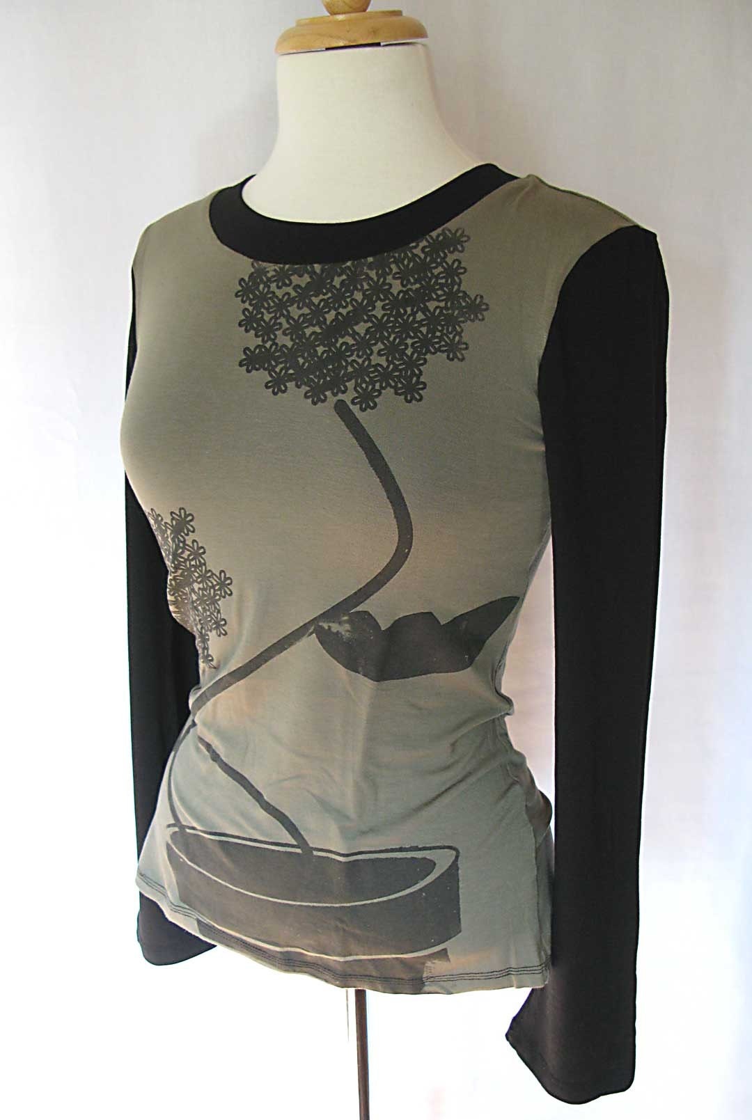 SALE black on army green flowerpot t-shirt