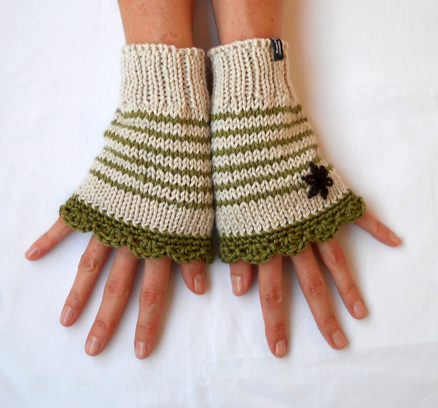Fall / Winter MERINO blend hand knitted fingerless gloves with snowflakes in CHOCOLATE ...