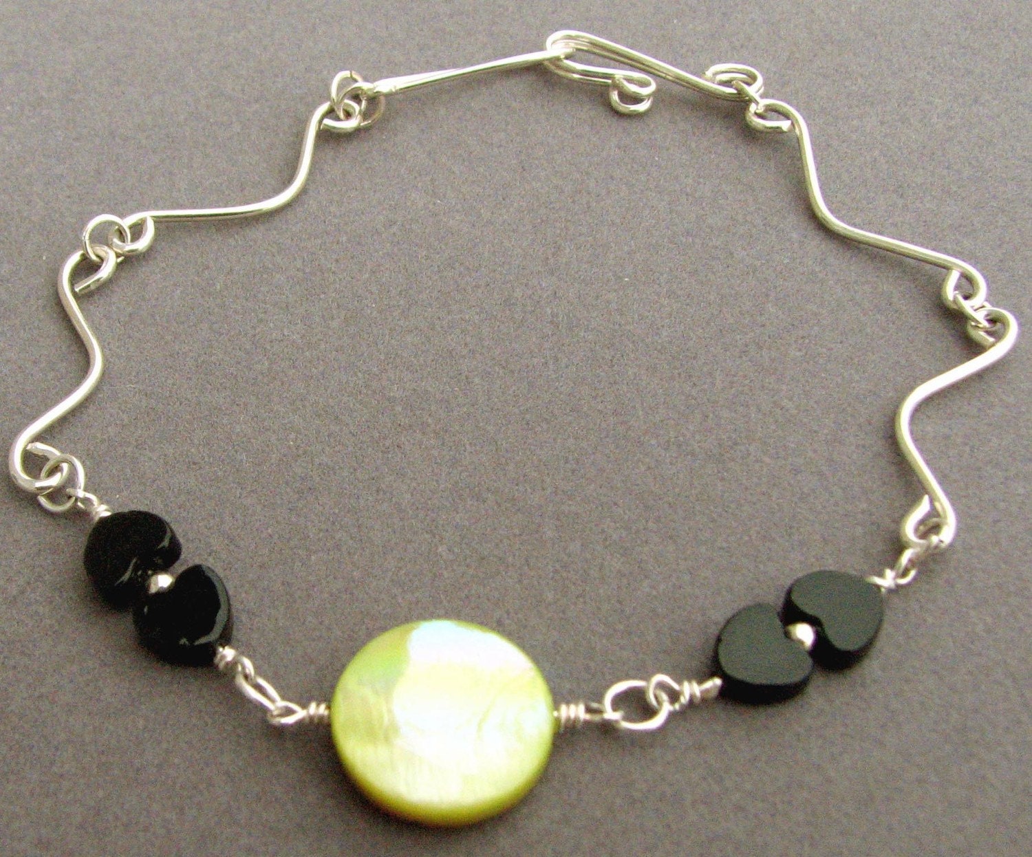 Sterling Silver Black Heart Shell Bracelet Lime
