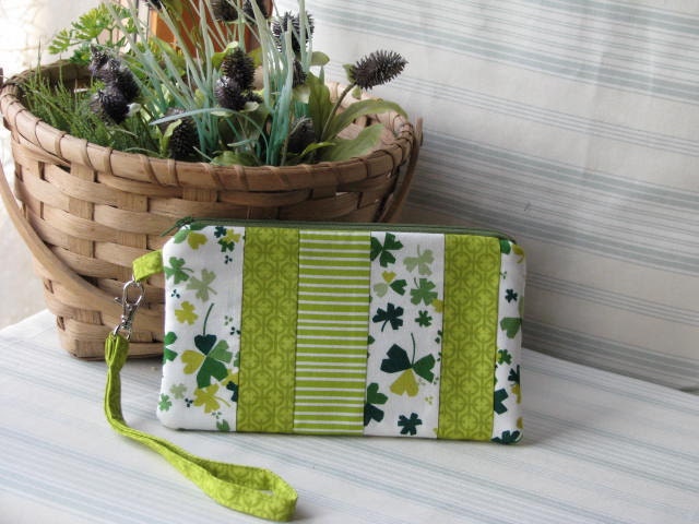 Wristlet in Shades of Green