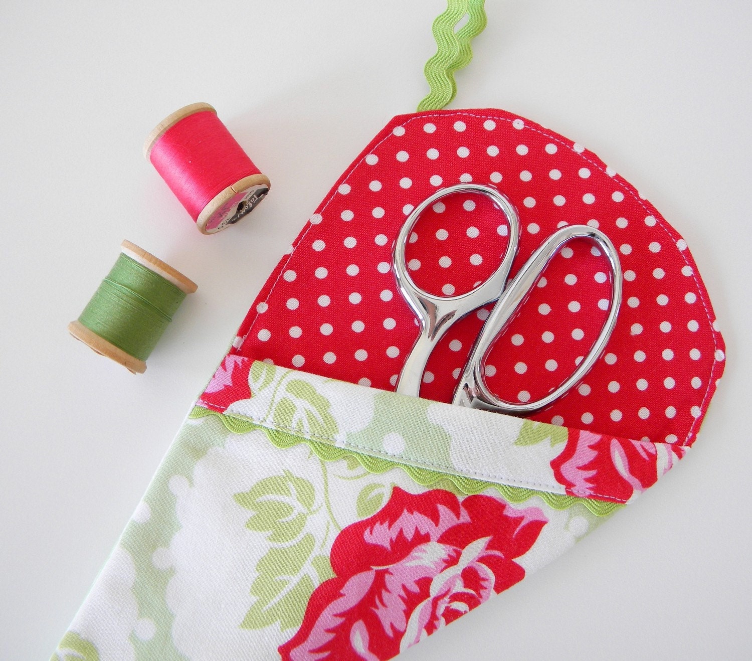 Scissor Sleeve -  Lulu Rose in Green and Red