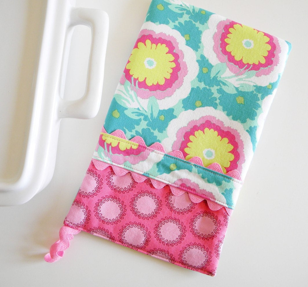 Oven Mitt - Hot Pad - Amy Butler Buttercups in spearmint green and pink
