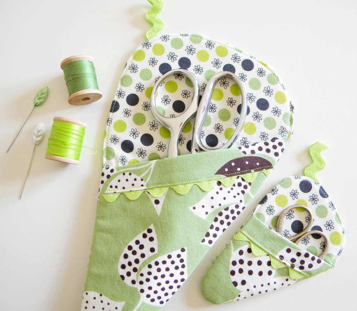Set of Two Scissor Sleeves - Green Leaf
