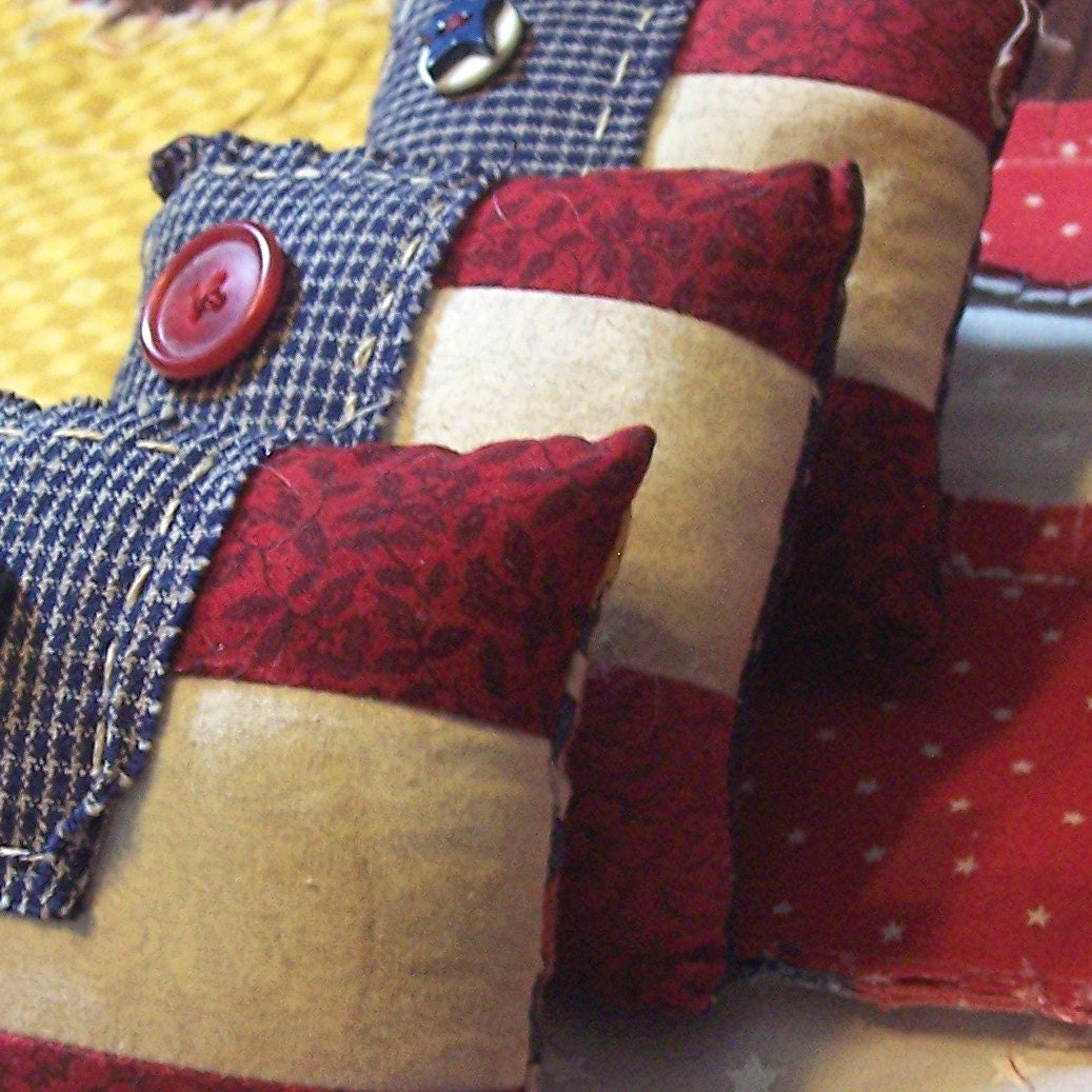 Primitive American Flag Bowl Fillers / Ornies -  Hand Pieced Quilt Patriotic Flag - Set of 3 - Red White Blue Americana