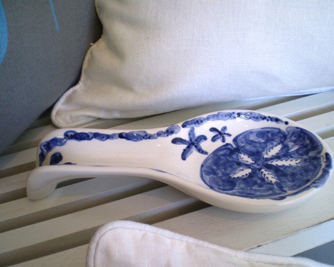Sand dollar spoon rest