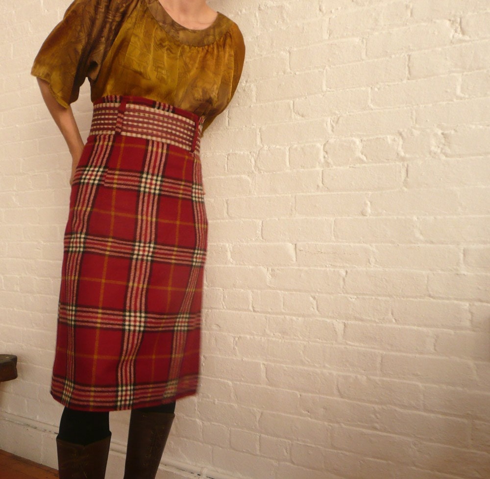 high waisted pencil skirt.....in tartan