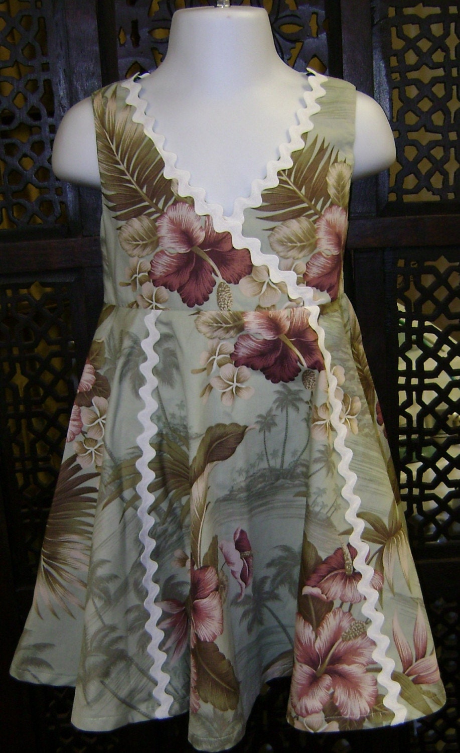 Hawaiian girl dress size 3