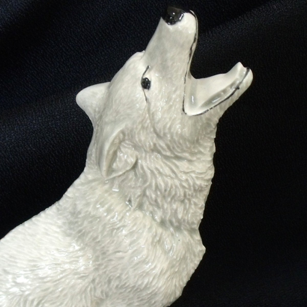 Pale Gray Howling Coyote