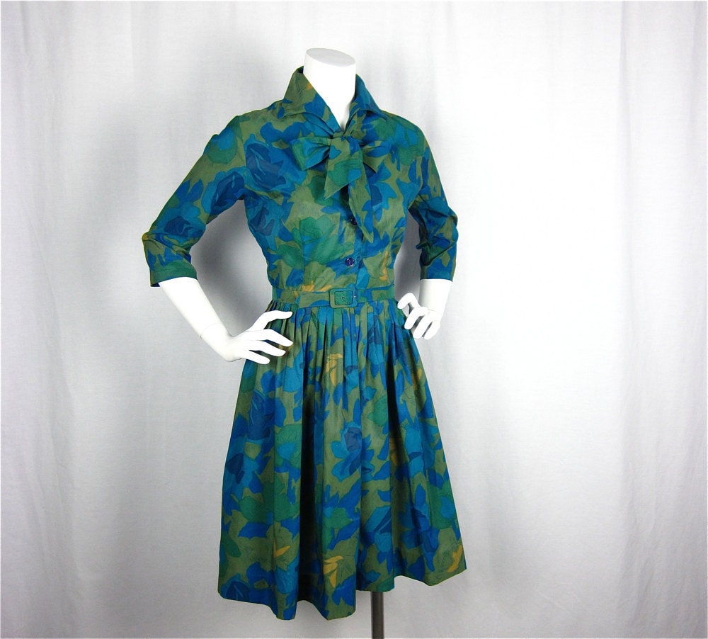 25% Off Storewide Sale //  Vintage 1960s Impressionist Dress, Sz M