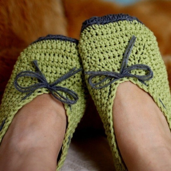 Crochet PATTERN pdf file Ladies Ballet Flats by monpetitviolon