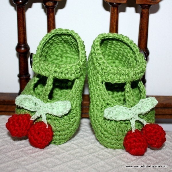 Instant download - SALE - Crochet PATTERN (pdf file) - T-strap Cherry Baby Booties