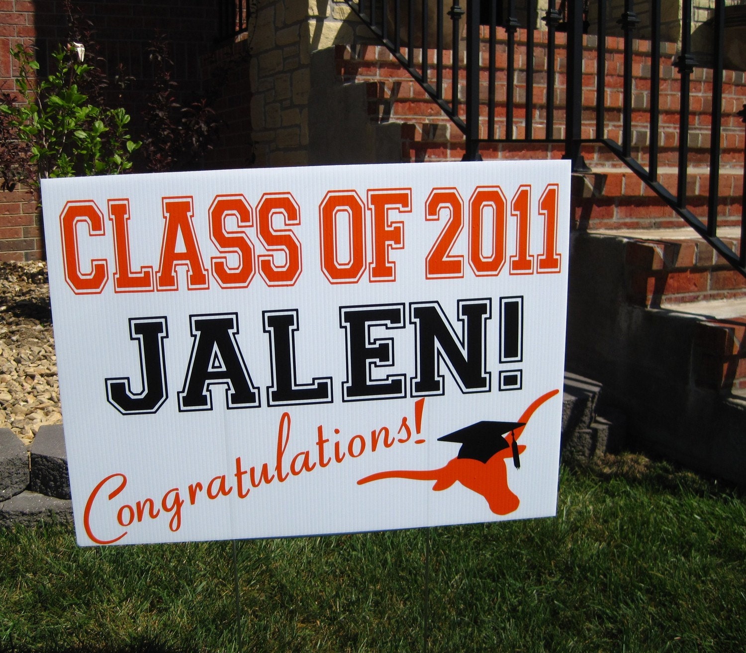 Graduation Yard Signs by MagnoliaDots on Etsy