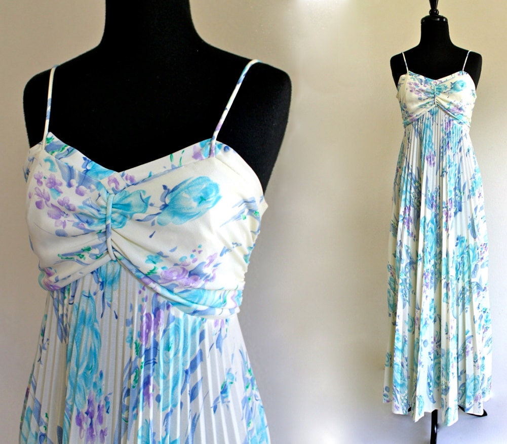 70s Grecian Goddess Pleated Floral Empire Ivory Sweetheart Prom Maxi Wedding Gown Dress . SM . D072